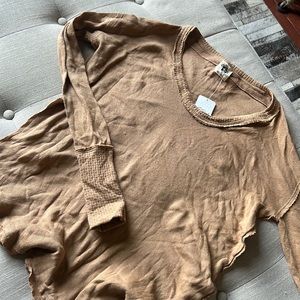 NWT Free People Long Sleeve Top W Finger Holes✨